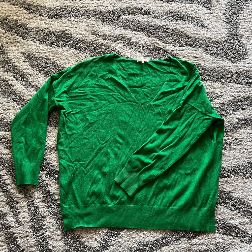 Vici V-neck Kelly Green Sweater